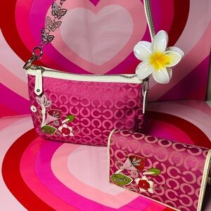 Sold on depop 
🌸 Coach Pink Flower Appliqué Shoulder Bag + Matching Wallet Set